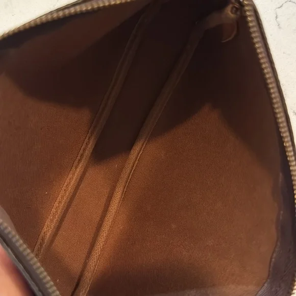 Louis Vuitton Monogram Pochette - Picture 8 of 9